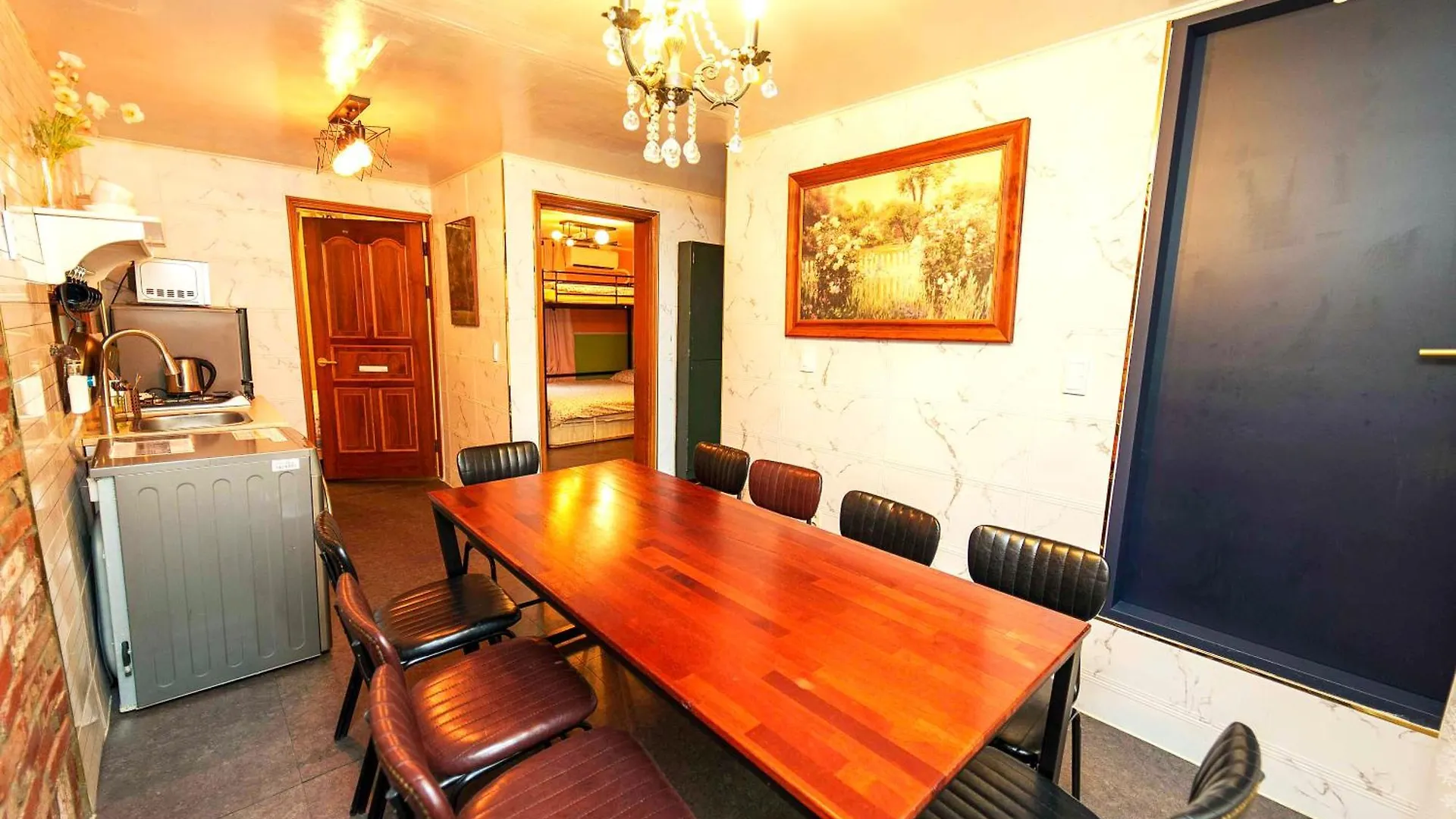 1.Hongdae@ Cozy House 5Room.4Bath. contacts