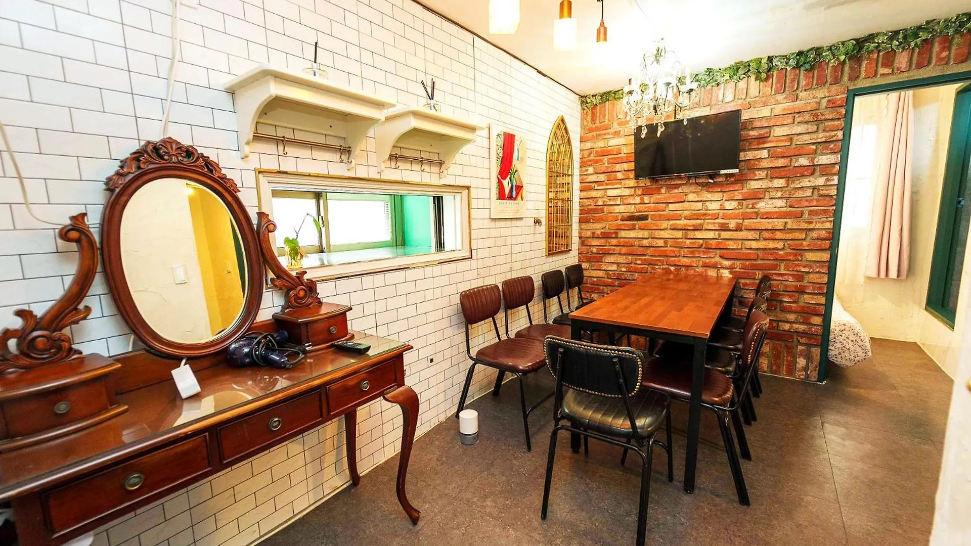 1.Hongdae@ Cozy House 5Room.4Bath. Seoul 0*,  South Korea