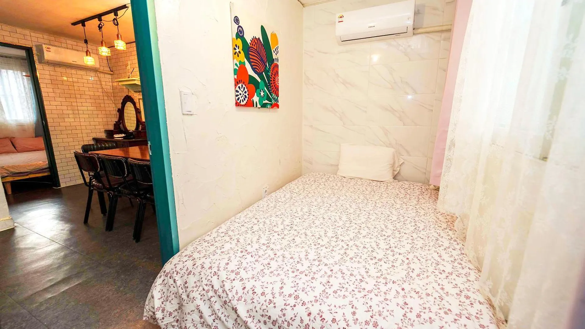 Apartment 1.Hongdae@ Cozy House 5Room.4Bath. Seoul South Korea