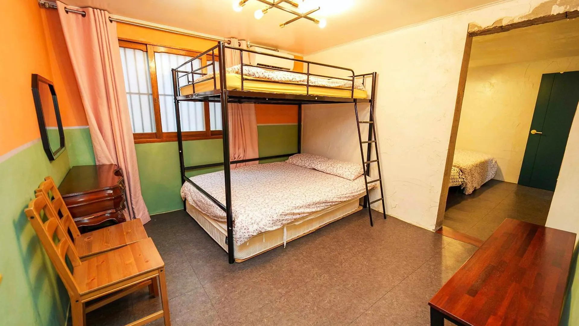 1.Hongdae@ Cozy House 5Room.4Bath. Seoul 0*,