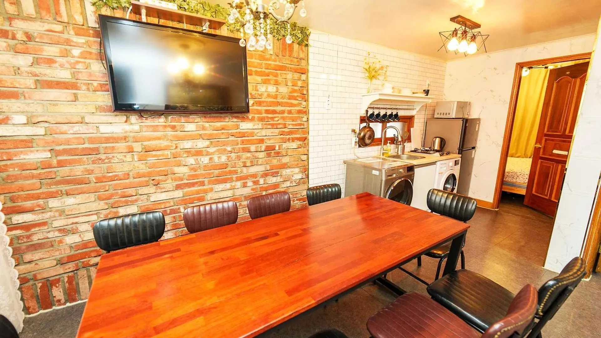1.Hongdae@ Cozy House 5Room.4Bath. Seoul Apartment