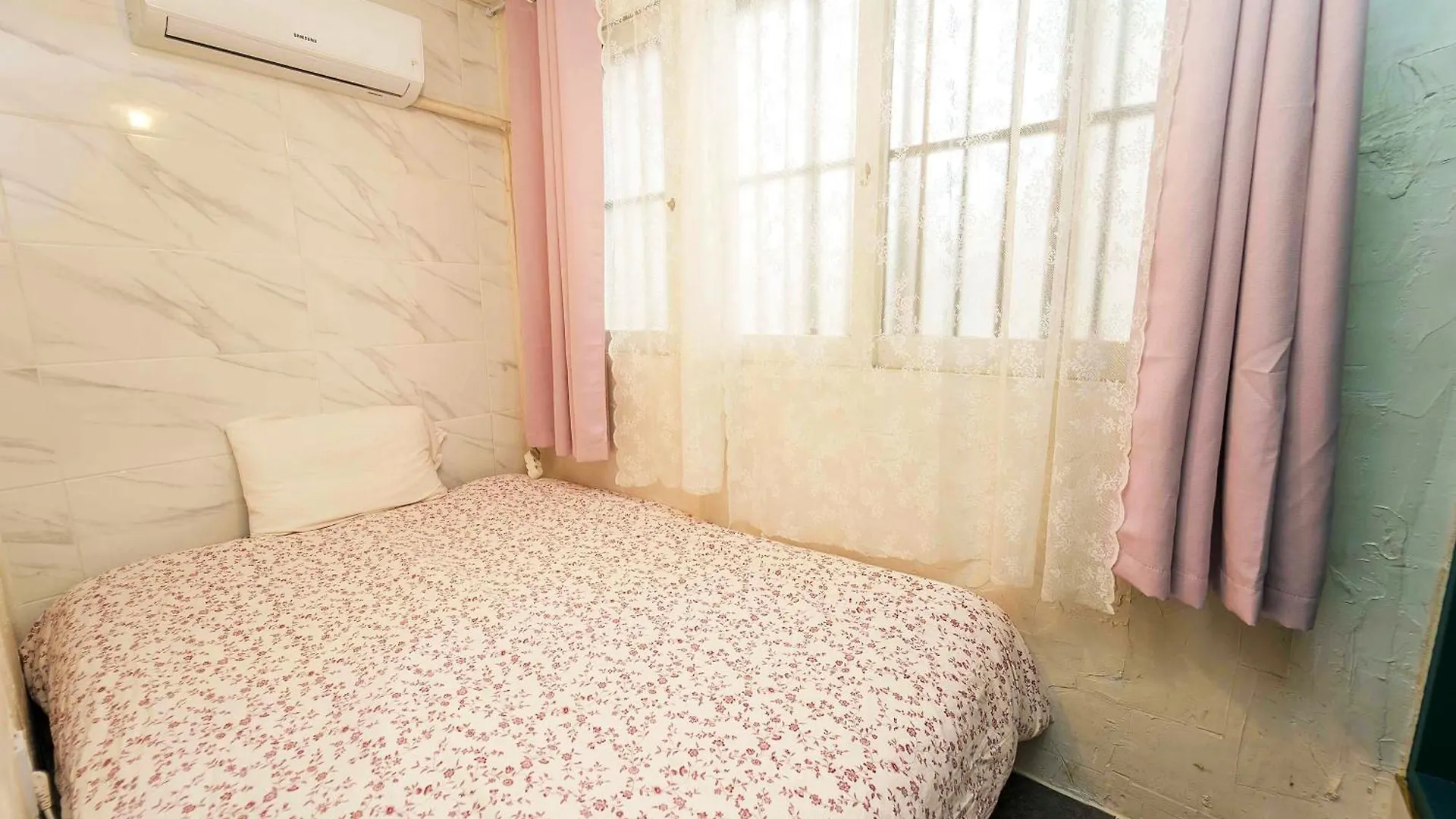 1.Hongdae@ Cozy House 5Room.4Bath. Seoul