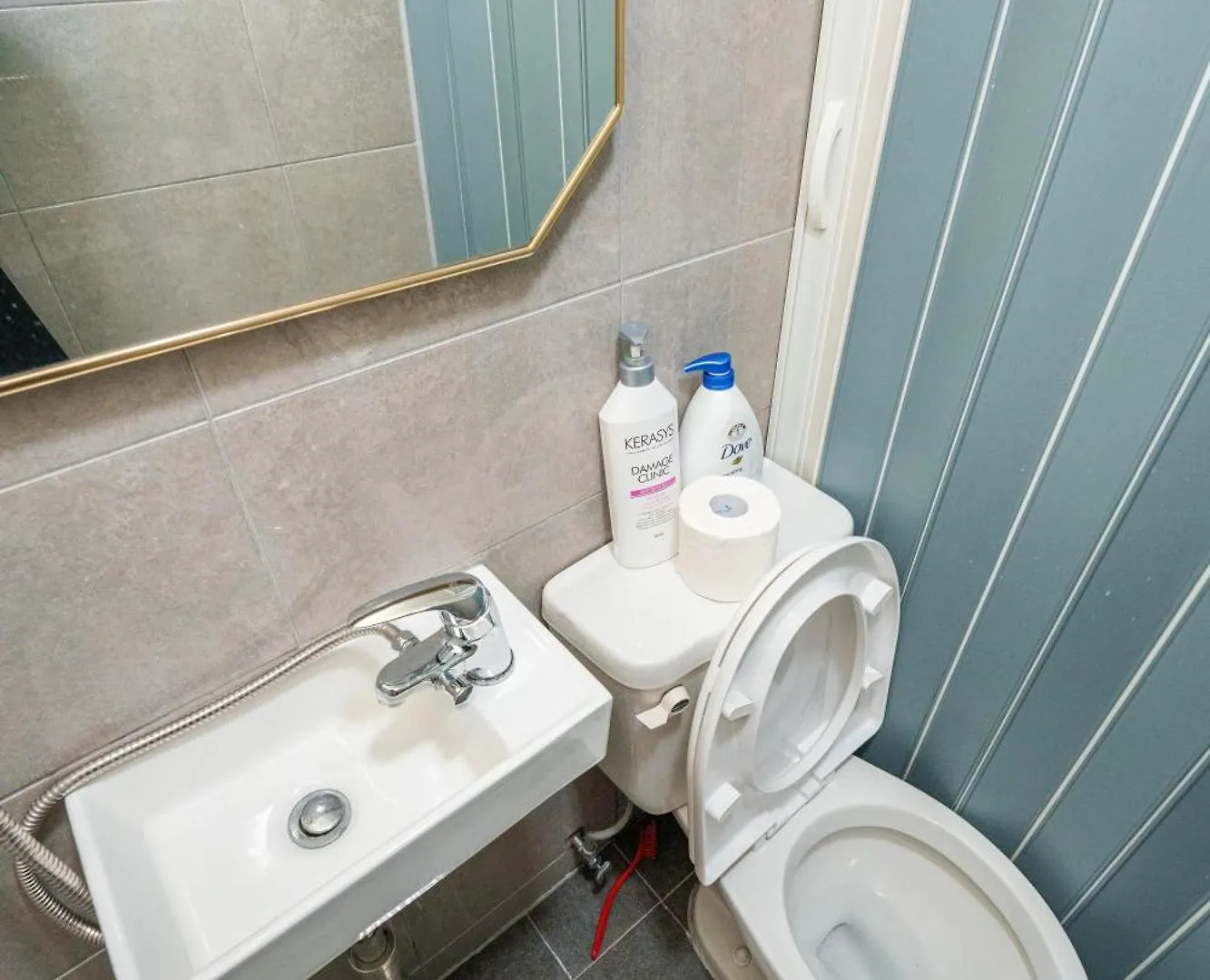 1.Hongdae@ Cozy House 5Room.4Bath. Seoul Apartment