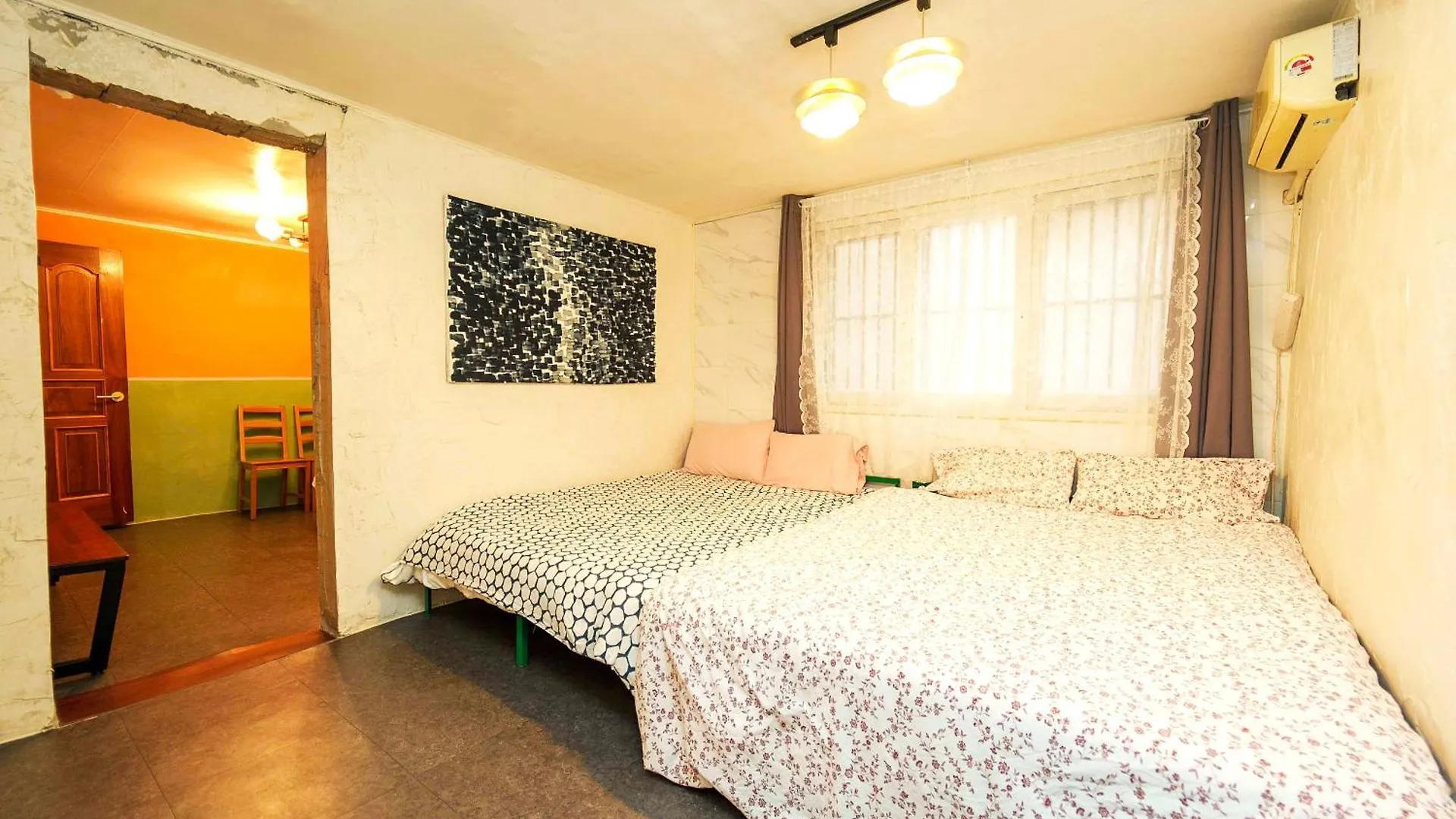 1.Hongdae@ Cozy House 5Room.4Bath. Seoul South Korea