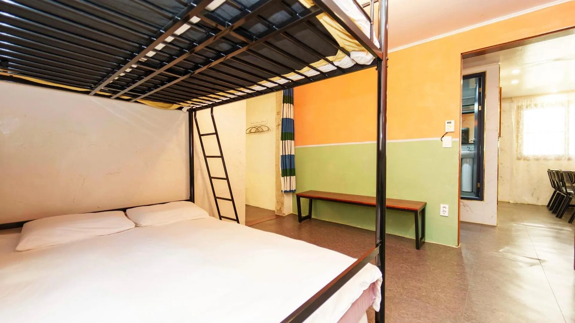 1.Hongdae@ Cozy House 5Room.4Bath. Szöul Apartman